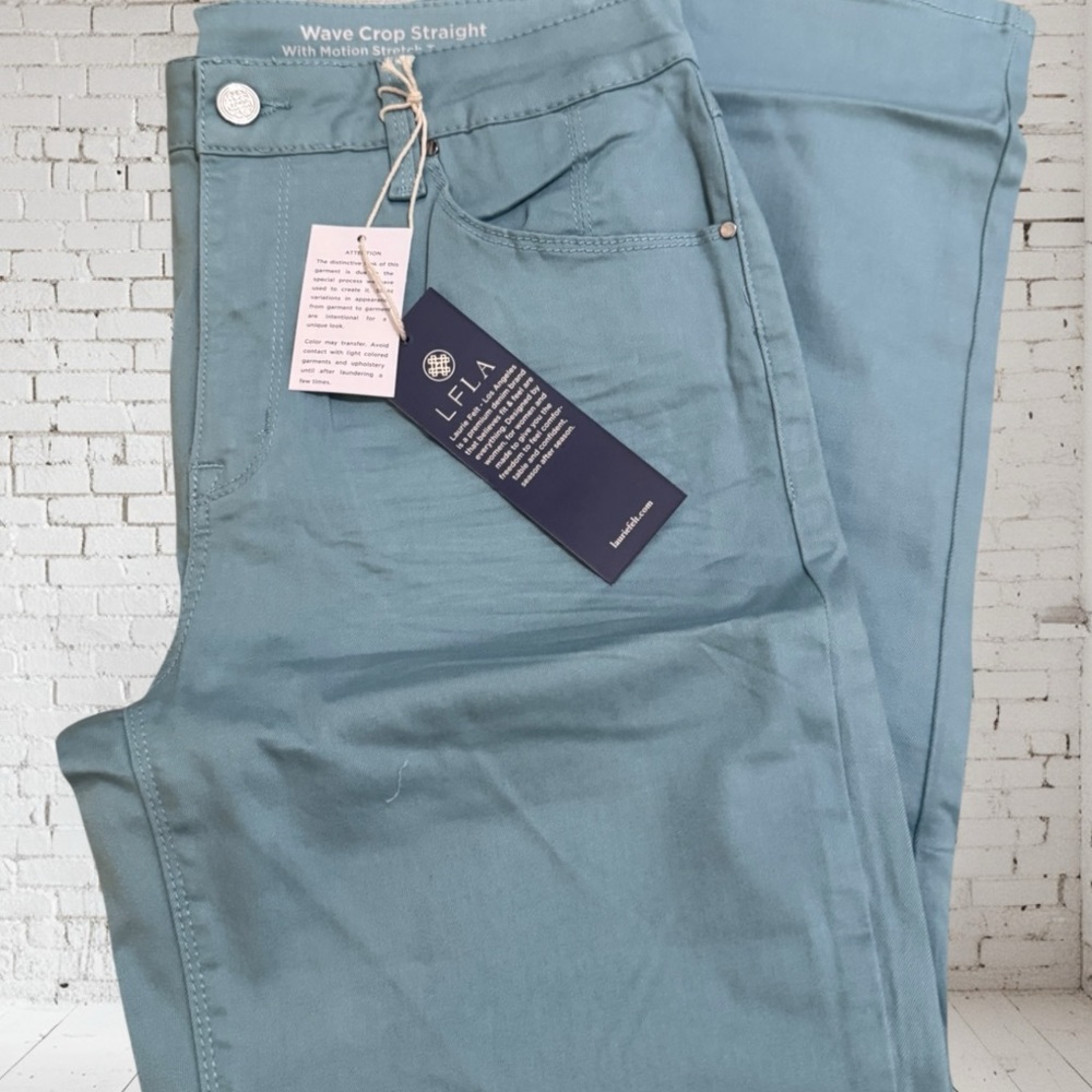 Laurie Felt Cropped Pants NWT • Sz 10 • Light Blue • Stretch Fit Breezy Style - Picture 3 of 8